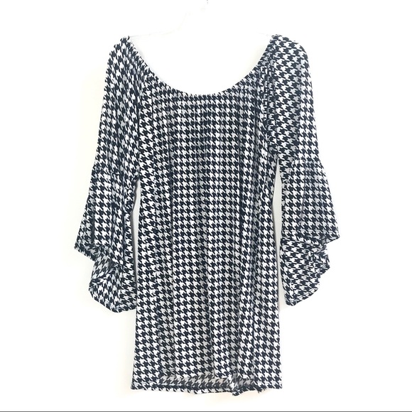 Dresses & Skirts - NEW houndstooth bell sleeve dress sz L